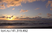 evening, romantic, sunset, husky, cute, run, adventure, pet, dog, shades, pastel, pink, building, city, promontory, outdoors, tranquil, motion, seaside, surf, calm, sea foam, seascape, beauty, coastline, pebbles, shore, beach, coast, foam, ocean, wave, nature, sky, landscape, blue, beautiful, light, background, sun, color, travel, summer, sea, cloud, clouds, water, horizon, dusk. Стоковое видео, видеограф Вера Ивановна Кубарева / Фотобанк Лори