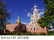 Церковь Смоленской иконы Божьей Матери в Софрино (Сафарино), Пушкинский район, Московская область Church Smolensk icon Mother of God in Sofrino (2023 год). Стоковое фото, фотограф Natalia Sidorova / Фотобанк Лори