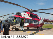 Российский вертолет Миль Ми-171A2 с бортовым номером RA-22894, установивший рекорд скорости на Байкале на авиационно-космическом салоне МАКС-2019 в Жуковском, Россия, вид слева-спереди. Редакционное фото, фотограф Малышев Андрей / Фотобанк Лори