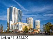 Площадь Сенная, ЖК Парус и ЖК Эскадра (Нижний Новгород) (2023 год). Редакционное фото, фотограф Илья Старков / Фотобанк Лори