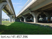 Road junction on overpasses above the groung. Стоковое фото, фотограф Евгений Харитонов / Фотобанк Лори