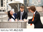 Business people sign a contract. Стоковое фото, фотограф Андрей Аркуша / Фотобанк Лори