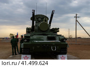 Средняя Ахтуба, Волгоградская область, Россия. Противовоздушная оборона. Зенитный ракетно-пушечный комплекс 2С6М1 Тунгуска для уничтожения беспилотных летательных аппаратов. (2020 год). Редакционное фото, фотограф Андрей Цыганков / Фотобанк Лори