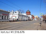 Москва, улица Новокузнецкая в районе домов 38-42. Особняк П.А. Бачуриной, Покровский кафедральный собор (2019 год). Редакционное фото, фотограф Александр Замараев / Фотобанк Лори