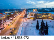 Night view from above of the management building of the Nizhny Tagil Metallurgical Plant (2020 год). Редакционное фото, фотограф Евгений Ткачёв / Фотобанк Лори