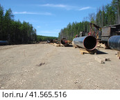 Construction of gas pipeline on the ground. Стоковое фото, фотограф Леонид Еремейчук / Фотобанк Лори