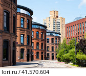 Здания бизнес-квартала «Арма» летним днем. Москва. Россия (2023 год). Редакционное фото, фотограф E. O. / Фотобанк Лори