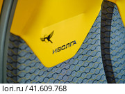 Yellow seats in the Ivolga train. Transportation of passengers on the train - Moscow, Russia August 30, 2023. Редакционное фото, фотограф Андрей Журавлев / Фотобанк Лори