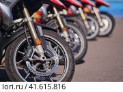 Close-up of the rear wheel of a fireman motorcycle BMW G5 on the street - Moscow, Russia, 05 September 2023. Редакционное фото, фотограф Андрей Журавлев / Фотобанк Лори
