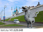 Дракон Зилант у Казанского Кремля (2018 год). Редакционное фото, фотограф Иван Дуплик / Фотобанк Лори