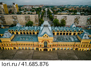 Здание Главного Ярмарочного дома (Нижегородская Ярмарка, Нижний Новгород) (2021 год). Редакционное фото, фотограф Илья Старков / Фотобанк Лори