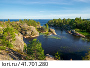 Ладожские шхеры на Ладожском озере, Карелия, Россия. Стоковое фото, фотограф Олег Пученков / Фотобанк Лори