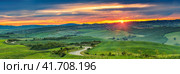 Colorful Tuscany landscape at sunrise. Стоковое фото, фотограф Sergey Borisov / Фотобанк Лори