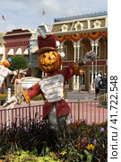 Walt Disney World Magic Kingdom in Orlando, Florida. Pumpkin. Happy Halloween (2014 год). Редакционное фото, фотограф Екатерина Каляева / Фотобанк Лори