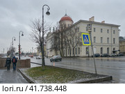 Набережная Макарова. Санкт-Петербург. Пасмурный день (2019 год). Стоковое фото, фотограф Александр Алексеев / Фотобанк Лори