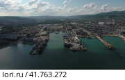 Top view of the marina and quay of Novorossiysk. Стоковое фото, фотограф Леонид Еремейчук / Фотобанк Лори
