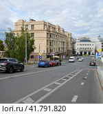 Город Казань. Улица Дзержинского 6Б. Жилой комплекс "Odetta" (2023 год). Редакционное фото, фотограф Александр Тараканов / Фотобанк Лори