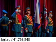 Почётный караул вынос знамён на сцену. Москва. Россия. (2023 год). Редакционное фото, фотограф Андрей Дегтярёв / Фотобанк Лори