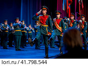 Почётный караул вынос знамён на сцену. Москва. Россия. (2023 год). Редакционное фото, фотограф Андрей Дегтярёв / Фотобанк Лори