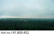 Fog over the forest after the rain. Evaporation of moisture into the sky, timelapse. Стоковое видео, видеограф Андрей Журавлев / Фотобанк Лори