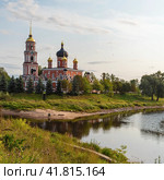 Воскресенский собор. Старая Русса, Место впадения реки Порусья в Полисть. Новгородская область (2020 год). Редакционное фото, фотограф Александр Щепин / Фотобанк Лори
