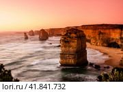 Pink filter, soft focus. Twelve Apostles Sea Rocks near Great Ocean Road , Port Campbell National Park, Australia (2009 год). Стоковое фото, фотограф VittoriaChe / Фотобанк Лори