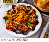 Vinaigrette with mussels - Mediterranean cuisine. Стоковое фото, фотограф Яков Филимонов / Фотобанк Лори