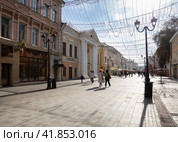 Pedestrian street Bolshaya Pokrovskaya in Nizhny Novgorod (2023 год). Редакционное фото, фотограф Юлия Бабкина / Фотобанк Лори