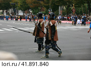 Warriors from the retinue in traditional uniforms at Jidai Festival. Kyoto. Japan (2007 год). Редакционное фото, фотограф Сергей Пристяжнюк (Serg Zastavkin) / Фотобанк Лори