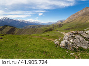 Panoramic view of the Caucasus mountains. Стоковое фото, фотограф Юлия Белоусова / Фотобанк Лори