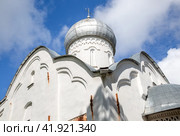Ancient medieval St. Blaise Church (Vlasiy), was constructed in 1407 in Veliky Novgorod, Russia (2023 год). Стоковое фото, фотограф FotograFF / Фотобанк Лори