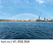 Радуга над Мурманским портом. Стоковое фото, фотограф Алексей Комок / Фотобанк Лори