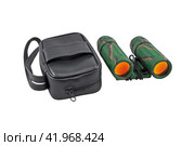 Бинокль с чехлом на белом фоне. Binoculars with a case on a white background. Стоковое фото, фотограф Татьяна Д / Фотобанк Лори