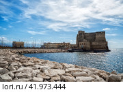 Замок яйца в Неаполе. Кастель-дель-Ово. Италья (2019 год). Стоковое фото, фотограф Оксана / Фотобанк Лори