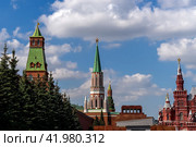 View of the northern wall of the Moscow Kremlin from the Red Square (2023 год). Редакционное фото, фотограф Сергей Брызгалов / Фотобанк Лори