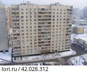 Четырнадцатиэтажный двухподъездный панельный жилой дом серии П-30. Построен в 1991 году. Суздальская улица, 20, корпус 5.. Район Новокосино. Москва (2012 год). Стоковое фото, фотограф lana1501 / Фотобанк Лори