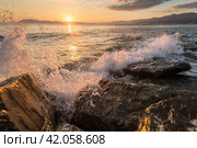 морской закат с волнами. Стоковое фото, фотограф Данил Хусаинов / Фотобанк Лори