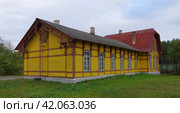 Вокзал станции Благодать (1906 г.), город Кушва, Свердловская область (2022 год). Стоковое фото, фотограф Алексей Иванов / Фотобанк Лори