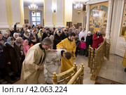 Священническая хиротония Олега Мухина в алтаре Преображенского кафедрального собора Балашихи (2024 год). Редакционное фото, фотограф Дмитрий Неумоин / Фотобанк Лори