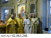 Общая фотография духовенства в алтаре Преображенского кафедрального собора Балашихи (2024 год). Редакционное фото, фотограф Дмитрий Неумоин / Фотобанк Лори