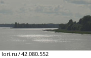 Отражение солнца в водной глади реки Волга. Стоковое видео, видеограф Дмитрий Казаков / Фотобанк Лори