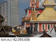 Измайловский вернисаж, кремль. Город Москва (2012 год). Редакционное фото, фотограф lana1501 / Фотобанк Лори