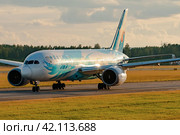 Самолет Boeing 787-8 Dreamliner авиакомпании "China Southern Airlines" на рулении в аэропорту Пулково (2016 год). Редакционное фото, фотограф Сергей Крамарев / Фотобанк Лори