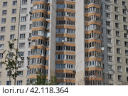 Семнадцатиэтажный пятиподъездный панельный жилой дом серии П-3М. Построен в 2004 году. Улица Москворечье, 4, корпус 3. Район Москворечье-Сабурово. Город Москва (2014 год). Стоковое фото, фотограф lana1501 / Фотобанк Лори