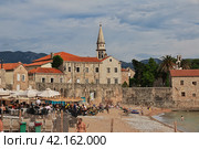 Budva, Montenegro - 06 May 018: The ancient city of Budva, Montenegro (2018 год). Редакционное фото, фотограф Сергей Стрелков / Фотобанк Лори