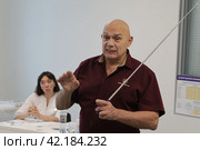 Доктор Сергей Михайлович Бубновский во время семина в Балашихе (2024 год). Редакционное фото, фотограф Дмитрий Неумоин / Фотобанк Лори
