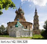 Храмовый комплекс с Казанской церковью в селе Курба Ярославской области (2014 год). Стоковое фото, фотограф Солодовникова Елена / Фотобанк Лори