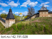 Старинный Псково-Печерский монастырь. Печоры, Псковская область (2022 год). Стоковое фото, фотограф Анна Карасева / Фотобанк Лори
