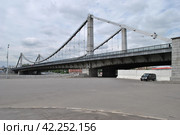 Крымский мост. Пушкинская набережная. Москва (2012 год). Редакционное фото, фотограф lana1501 / Фотобанк Лори