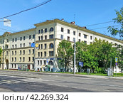 Общежитие Академии бронетанковых войск (1934 г.) с коммунальными квартирами . Лефортово . Москва (2023 год). Редакционное фото, фотограф stargal / Фотобанк Лори